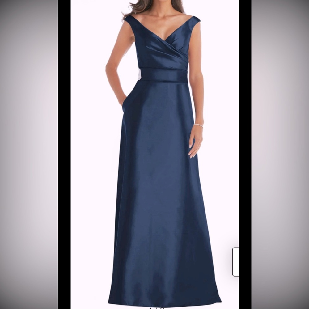 Alfred Sung Women's twill satin Gown,sz 14R, new, navy